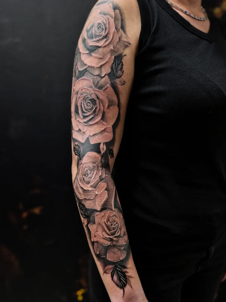 Realistické růže - tetování na ruku / rukáv