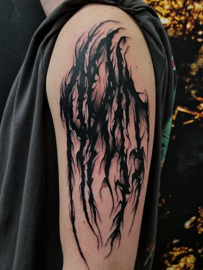 Tetování na rameno, neotribal, trilbal, dark tattoo